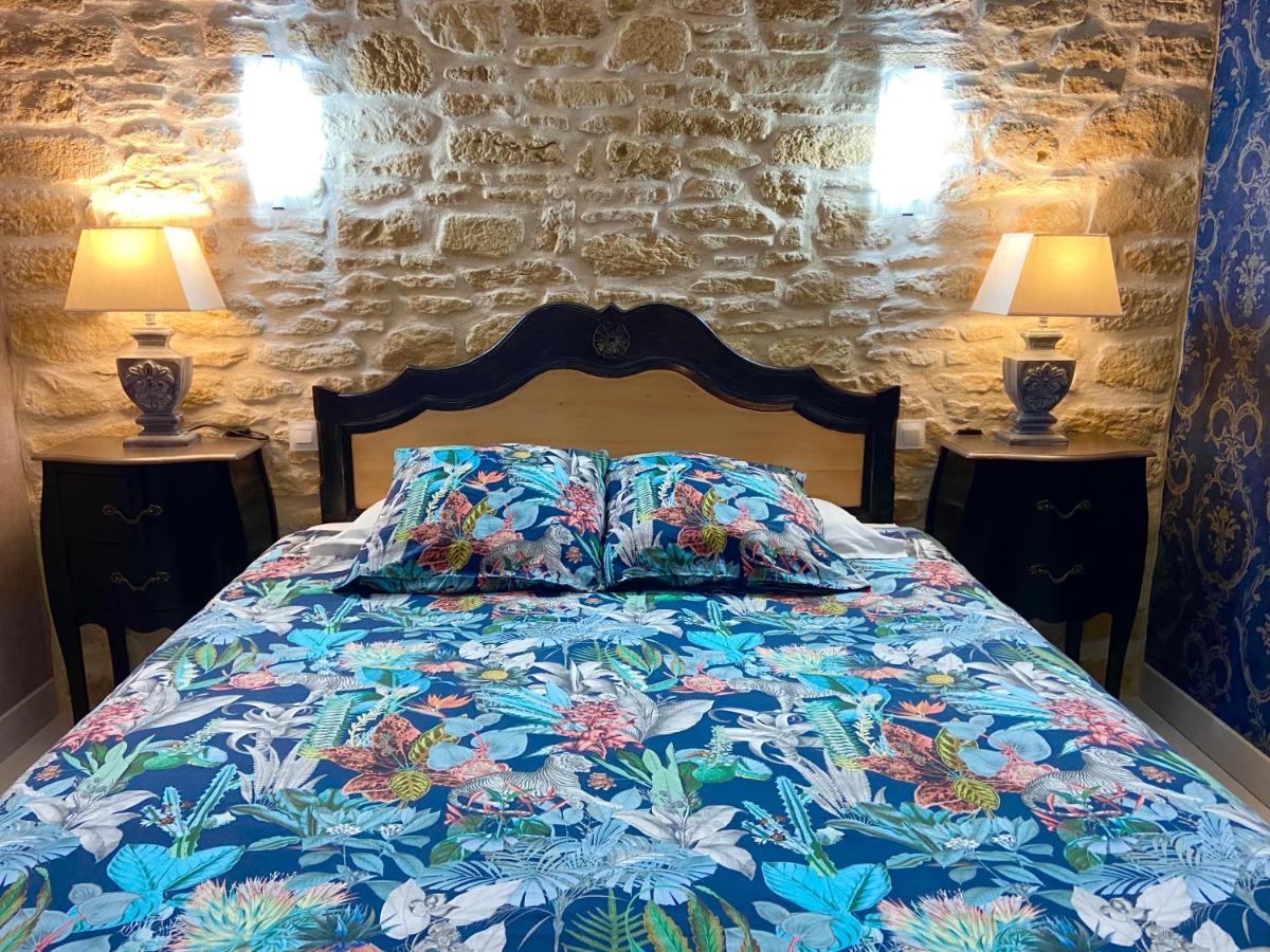 O Clair De Lune Au Coeur De Sarlat - Chambres Climatisees - Parking Prive - Piscine Chauffee - Spa Et Massages 외부 사진