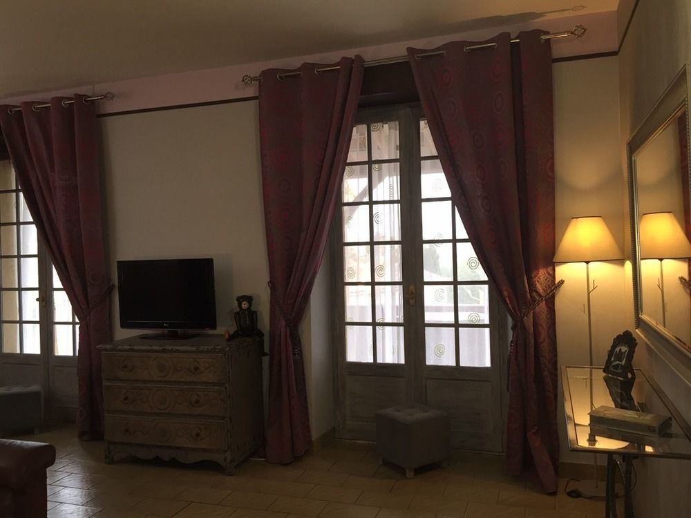 O Clair De Lune Au Coeur De Sarlat - Chambres Climatisees - Parking Prive - Piscine Chauffee - Spa Et Massages 외부 사진