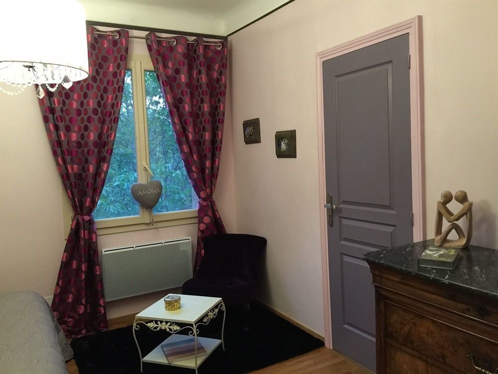 O Clair De Lune Au Coeur De Sarlat - Chambres Climatisees - Parking Prive - Piscine Chauffee - Spa Et Massages 외부 사진