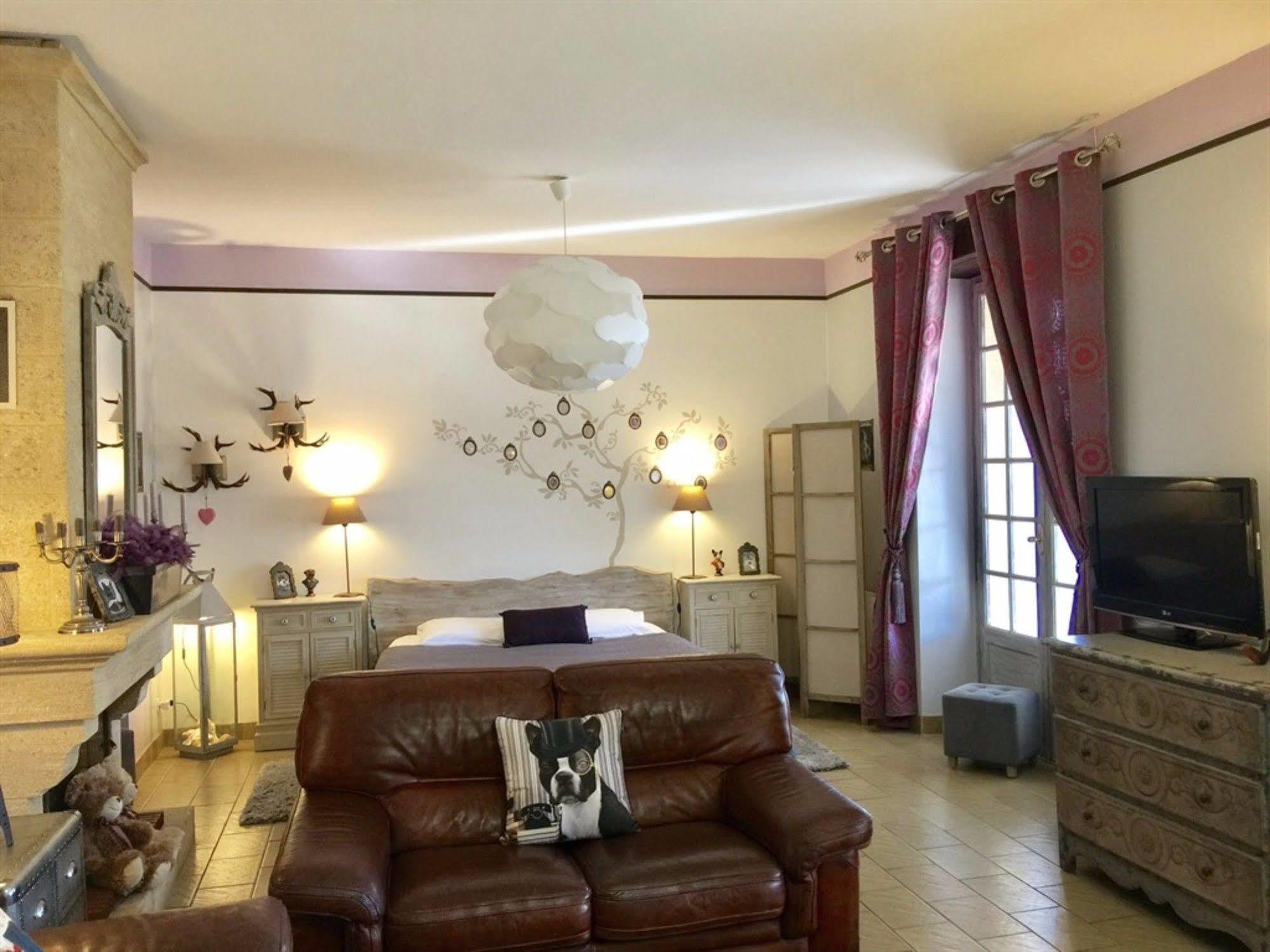 O Clair De Lune Au Coeur De Sarlat - Chambres Climatisees - Parking Prive - Piscine Chauffee - Spa Et Massages 외부 사진