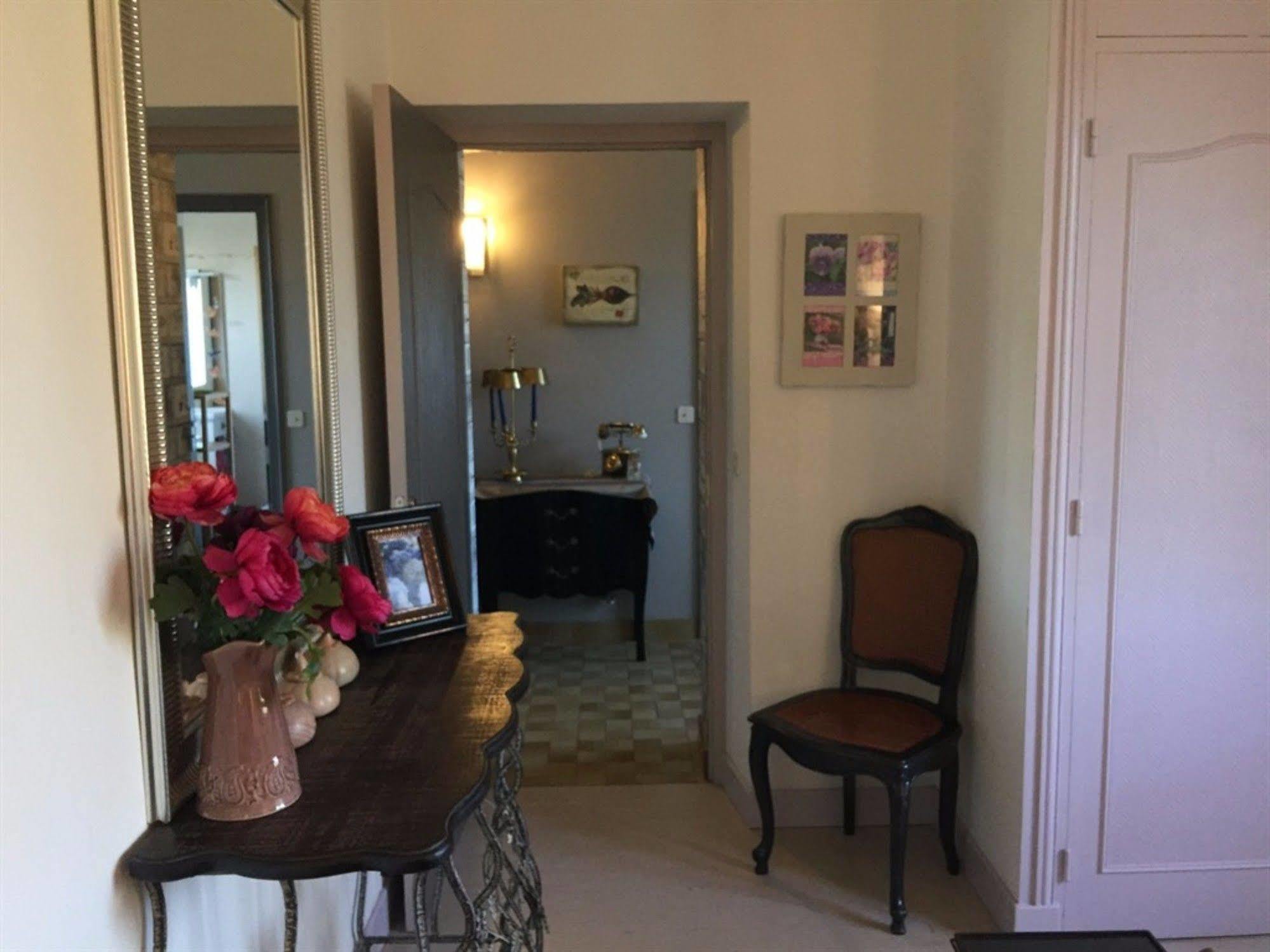 O Clair De Lune Au Coeur De Sarlat - Chambres Climatisees - Parking Prive - Piscine Chauffee - Spa Et Massages 외부 사진