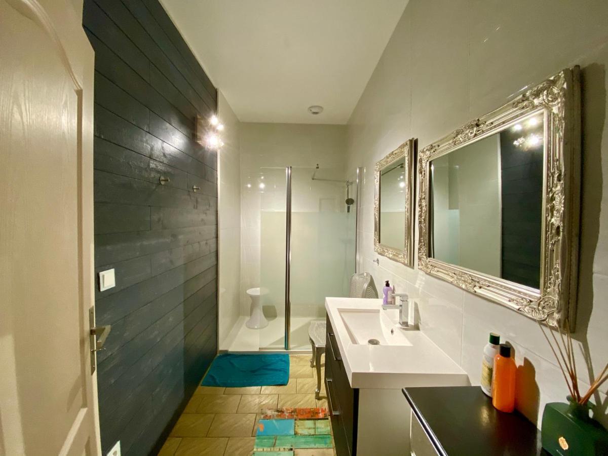 O Clair De Lune Au Coeur De Sarlat - Chambres Climatisees - Parking Prive - Piscine Chauffee - Spa Et Massages 외부 사진